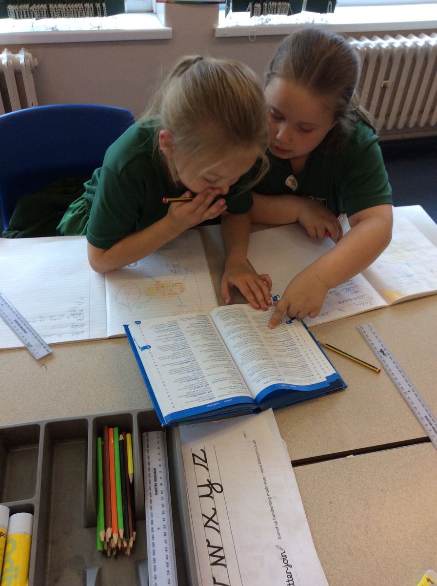 MrsWalkerY3's tweet image. On Friday we started our new science topic all about light. Our first lesson was a vocabulary lesson #science #newvocabulary #dictionarywork