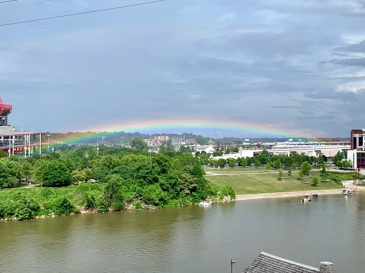 GetchellAmy's tweet image. #CMAFest2019 dream weekend