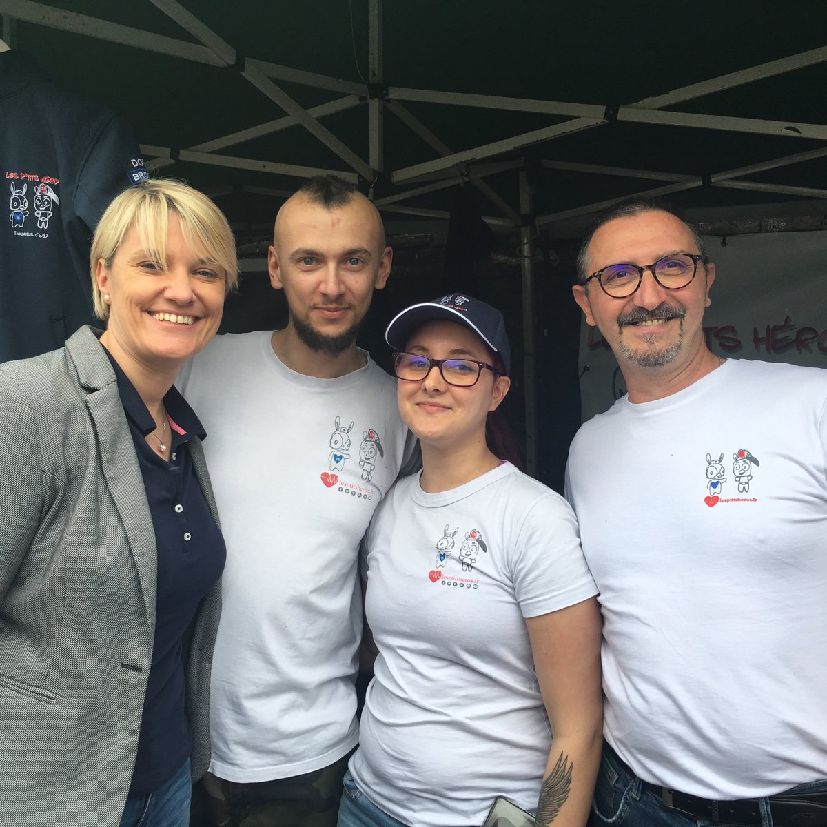 Quatreboeufsmh's tweet photo. #Beau succès pour la 2e journée de la broderie 🧵 à #Flines-Lez-Raches. https://t.co/bsARvX0cOx
