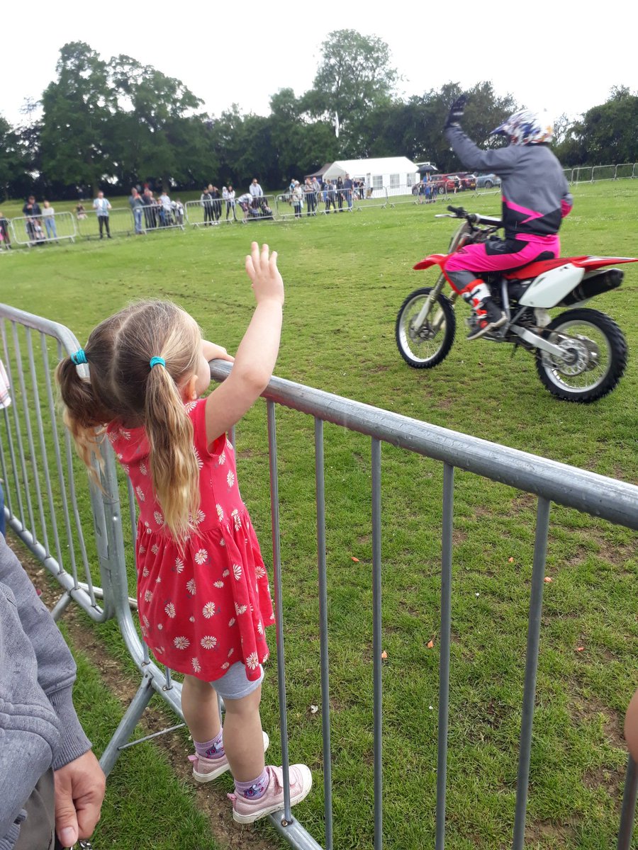 amyturtle984's tweet photo. @ScawbyEvents Harmony loved seeing the Flyin Ryan team perform today at Scawby gala. Excellent range of entertainment on offer 😁 https://t.co/iVG5OVTQ0N