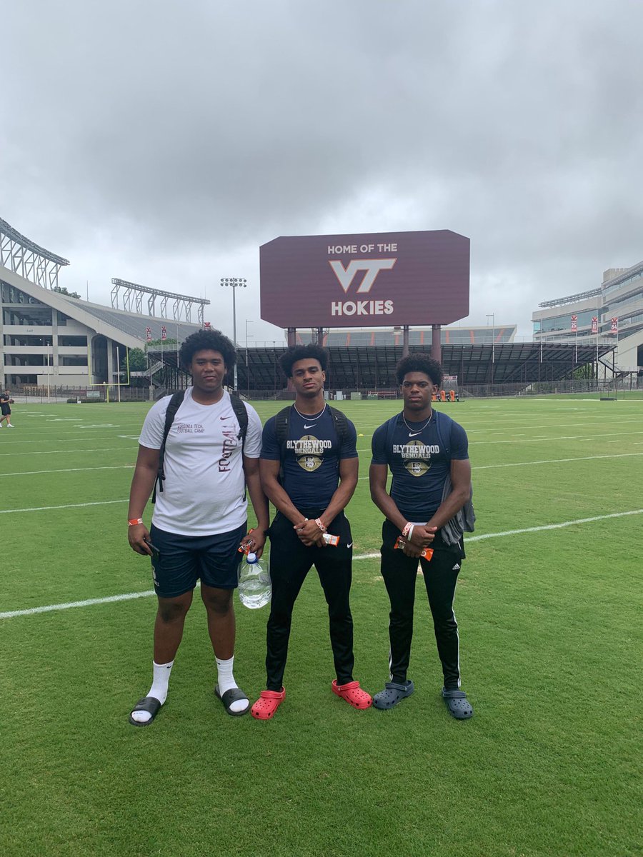 Had a great day today at Virginia tech!!🦃#GoHokies <a href="/FBCoachSeidel/">Jason Seidel</a> @CoachShibestVT <a href="/Jafar_Williams/">Jafar Williams</a>
