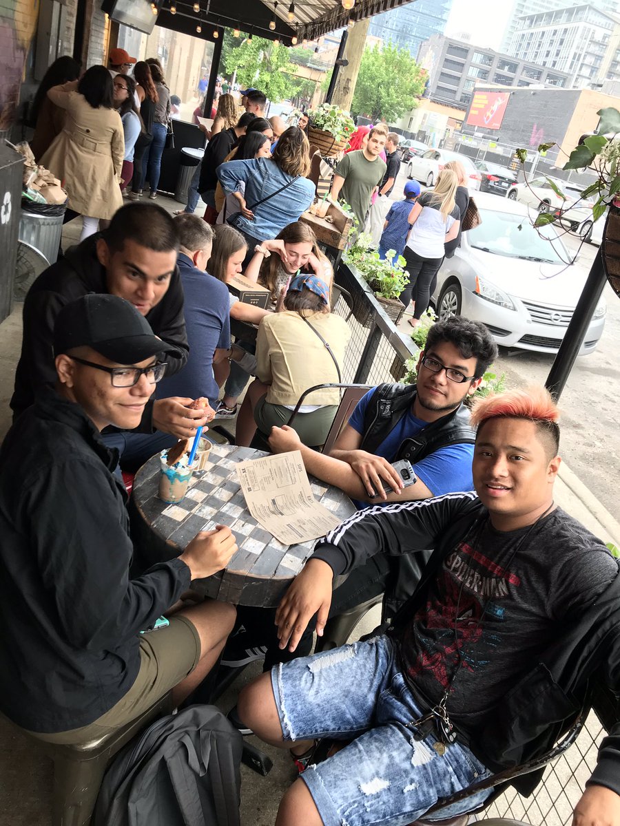 marlo_g100's tweet image. gotta get some sweets!!! #bombobar