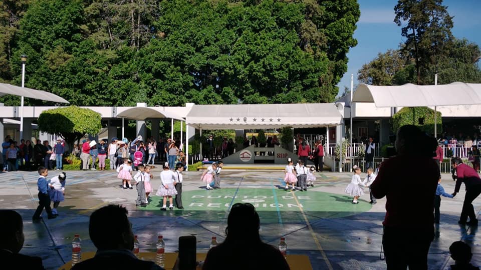 CenhchComunica's tweet photo. #Entérate 🏃‍♂️🏃‍♀️| El pasado sábado se llevo a cabo el tradicional pase de puente de Preescolar Vespertino a la Primaria del #CENHCH. 👏👏 https://t.co/yo39IqJE3w