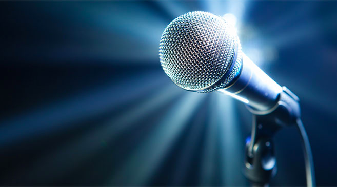 'How to become a motivational speaker’ by Patrick Schwerdtfeger goes through the essential traits of an effective keynote speaker. 

So, if you’re looking for an insight into this topic, look no further. bit.ly/2HR8NA8