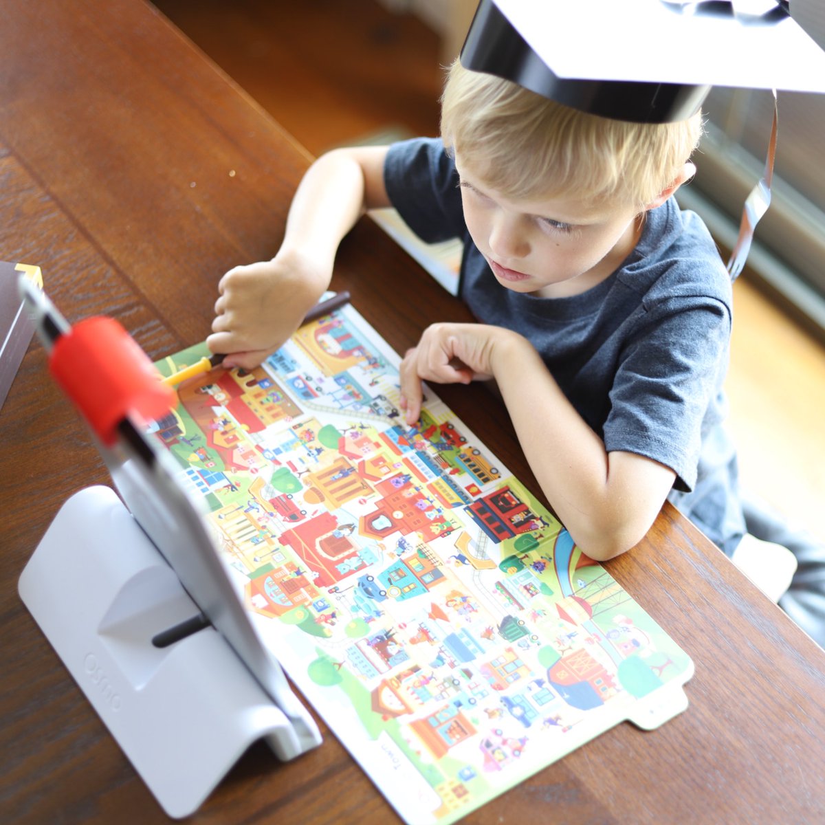 PlayOsmo's tweet photo. School’s out and Osmo is in! Keep your #littleosmograd’s mind sharp during the #summer by expanding your #PlayOsmo collection with some of our bestsellers, #osmoDetectiveAgency 🔎and #osmoPizzaCo 🍕
Get 15% off in-stores and online! ( U.S. and Canada only)
📸: Liz Rotz https://t.co/OHkhZ8qelc