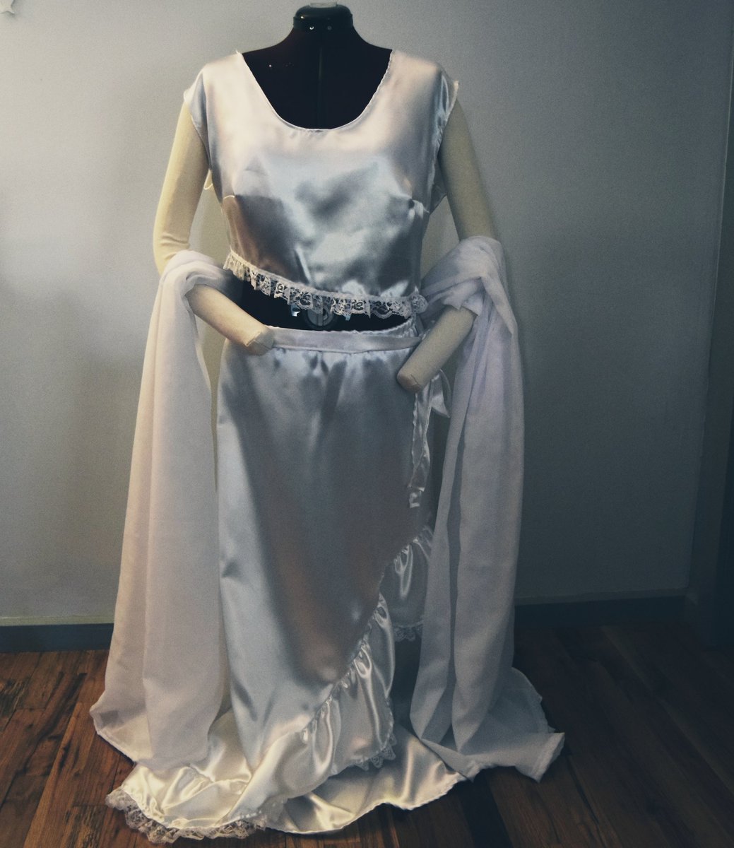 So my lucrecia cresent cosplay is officially complete!I am so happy to have her crystal dress finished. @KupoConEN #Cosplay #finished #finalfantastic #finalfantasy #dirgeofcerberus #finalfantasyvii #crystaldress #beautiful #lucreciacresent #thebiggerpom #kupocon2019 #hype