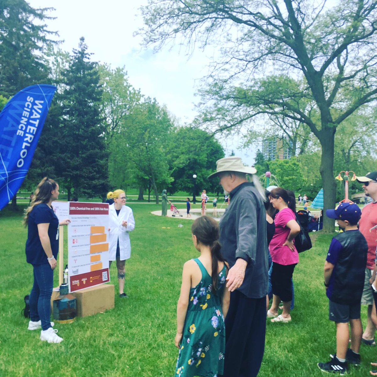 and we’re off! Come to Victoria Park today 2-5pm to learn what real female scientists are doing in ON! #science #soapboxscience #SundayFunday