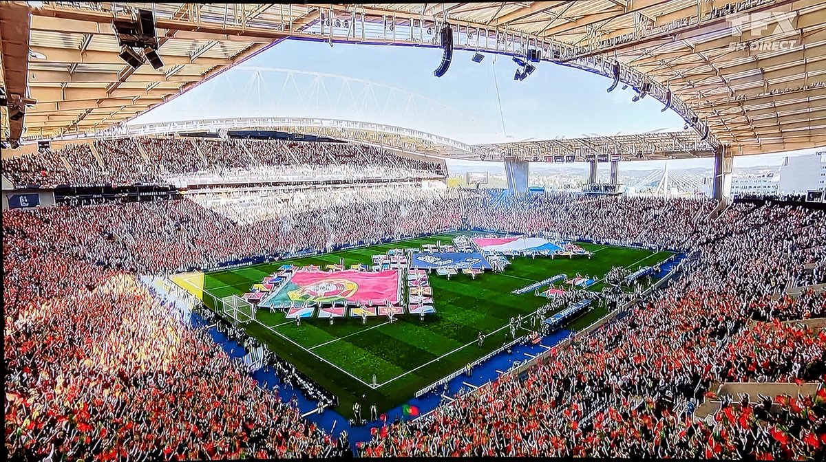 Mathdossantos's tweet photo. Vamos là @selecaoportugal. Esperamos um novo troféu em casa #Portugal #Paysbas #liguedesnations #final #foot #UEFANationsLeague #PORNET https://t.co/fn8cfyLmSM