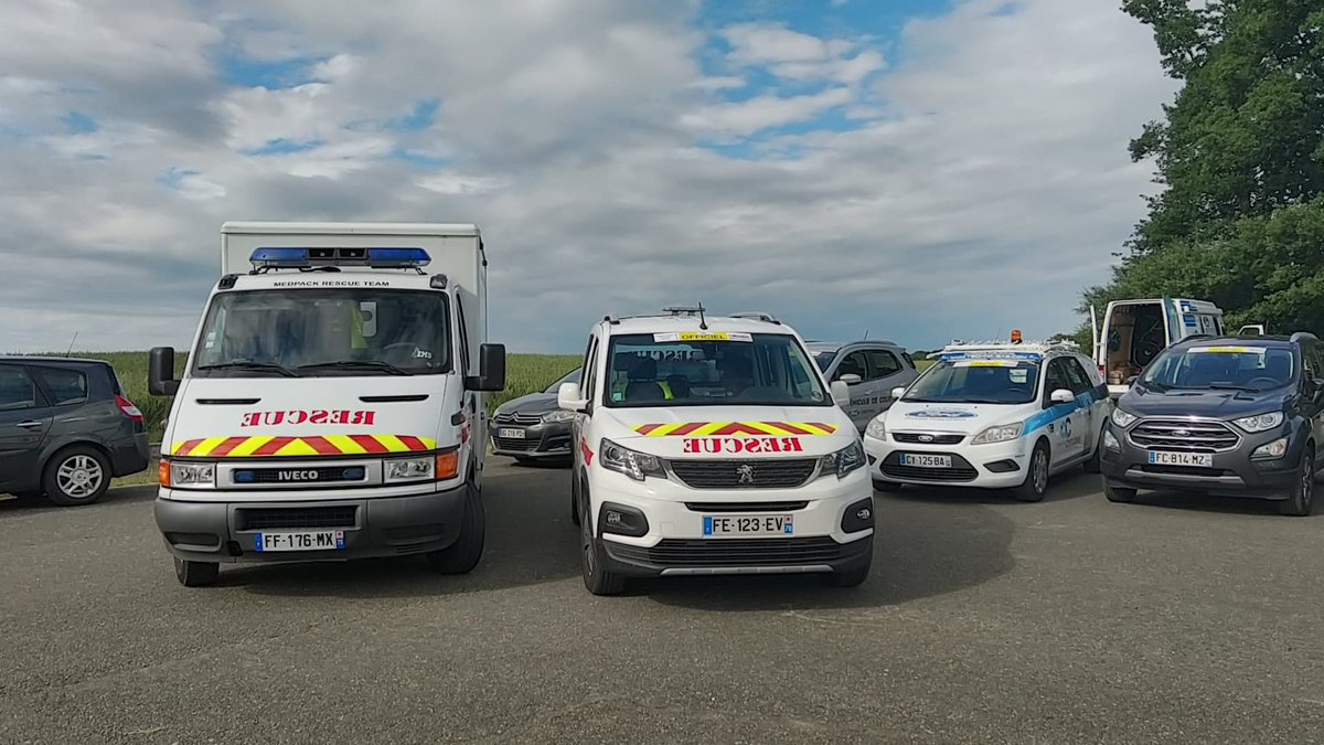 medpack_rescue's tweet photo. Un weekend de #DPS s'achève encore ce soir! 

Nous tenons à remercier le C'Chartres Cyclisme et le Comité Centre Val de Loire de Cyclisme qui nous ont fait confiance pour le #championnatrégional de #cyclisme de la @RCValdeLoire. https://t.co/1fdfRpDzbQ