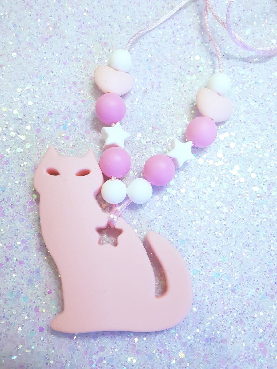 babydollsugarof's tweet photo. Teether necklaces, store link in bio!
.
#ddlg #abdl #ddlgstore #ddlgshop #adultbaby #adultteether #abdlteether #ageplay #littlespace #littlegear #adultpacifier #adblpacifier #ddlgpacifier #kinkshop #nmik https://t.co/cvOwogf4Ho