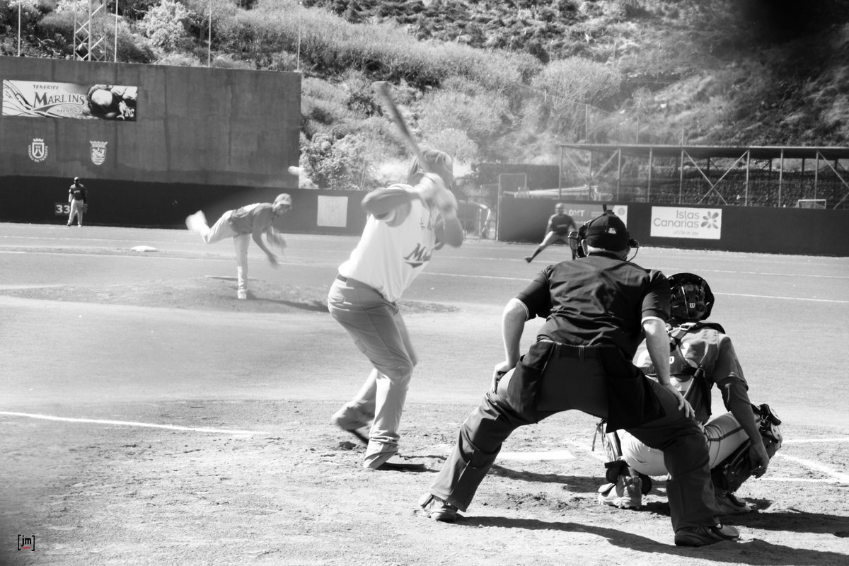 PretextosM's tweet photo. @rfebs @fcanariabs @cabildotenerife @tenerife2030 @islascanariasoficial @mlb @deportegob @deportespuertodelacruz @milb #baseballtime #marlins #Barcelona #Bcnesports #femesport #esportabarcelona #esportBCN #beisbolbarcelona #baseball #softball #bateando #baseballboys #Teamdinger https://t.co/3EHuKW3M2q