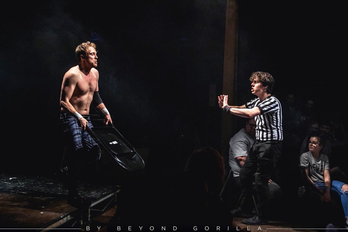 W_Resurgence's tweet photo. Resurgence referee @charleswrites attempting to single handedly prevent a no-deal Brexit!
#ANGRYDANCING #NoDealBrexit
📷 @BeyondGorilla_ https://t.co/WOmed0FCAM