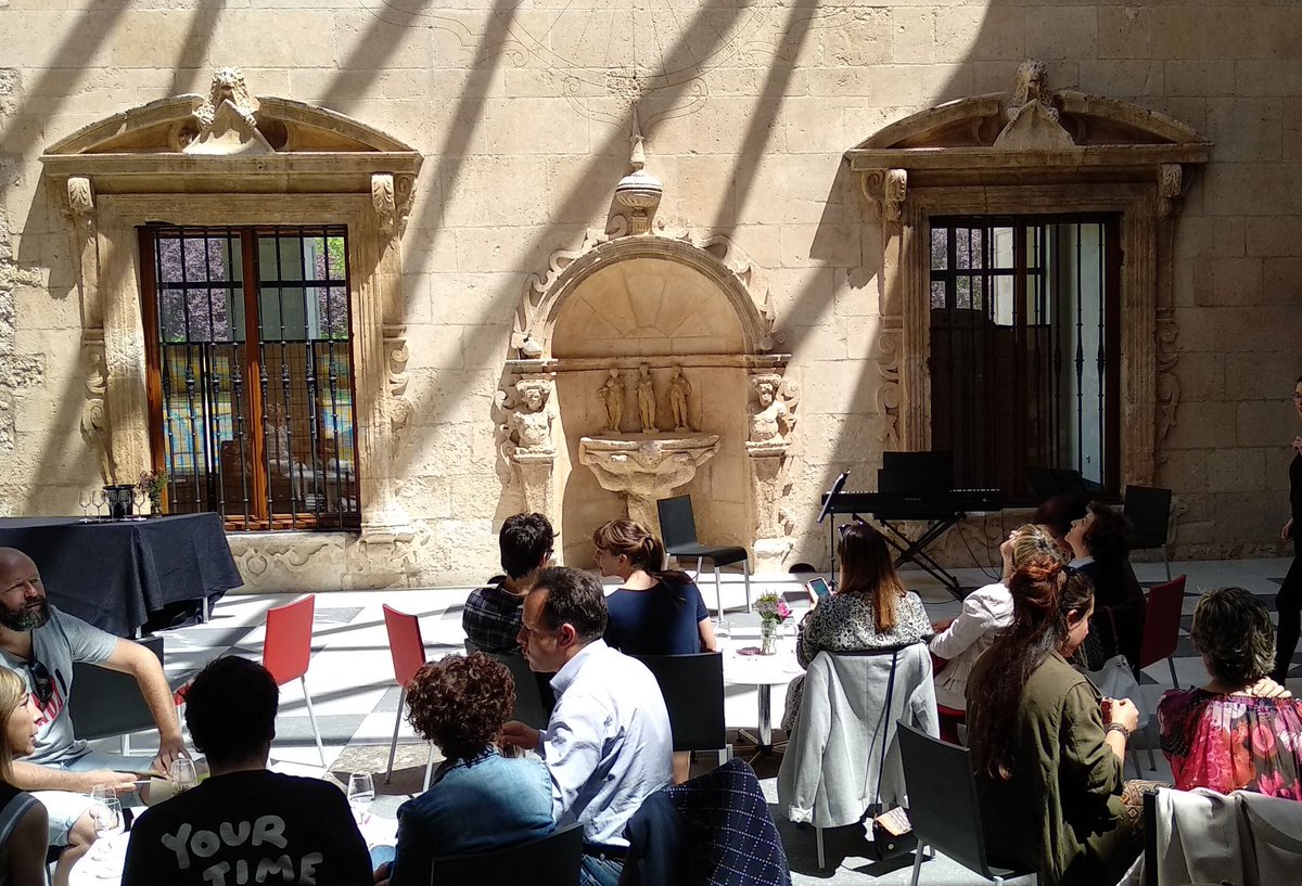 lustforwine_es's tweet photo. Hoy hemos realizado un recorrido por 'Emociones de la vida' con @TrioPortamento en el Palacio de Saldañuela. Con música y vinos como #GranCaus, #ElHelechal, #Youfuckmywine y #VanZellers. ¡Gracias a todos por venir y disfrutar! https://t.co/ysobKRaRuq