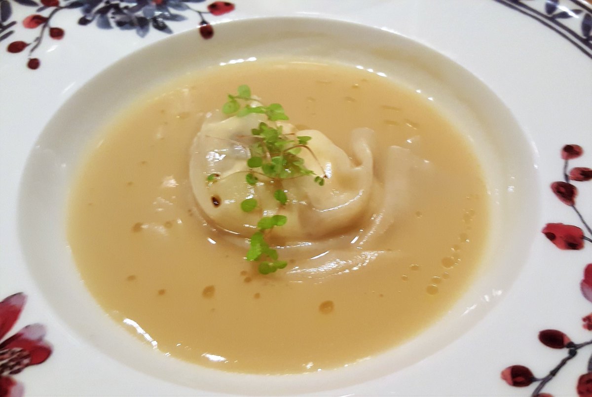 complicidadgast's tweet image. NUEVO POST La Bien Aparecida (Madrid): " La consolidación importa". Culinaria pensada y reflexionada de un cocinero que vive la profesión. La cocina nítida y fina de @_JMdeDios es de sabores limpios y expresivos mereciendo ser seguida de cerca. 
complicidadgastronomica.es/2019/06/la-bie…