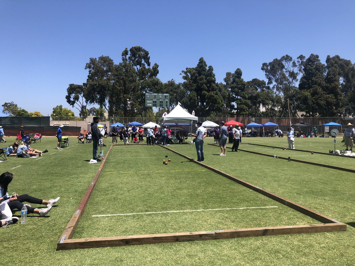 SOSoCal's tweet photo. Athletes from Glendale and Tustin in a fierce game of Bocce #SOSCBocce #SOSCSG https://t.co/UvWblGspZu