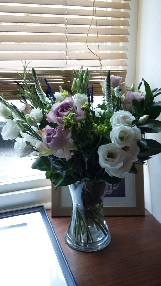 joannemanville's tweet photo. Beautiful #flowers from one of my clients for my #birthday #thanksforremembering #lovemyjob https://t.co/aV4XAec4zs