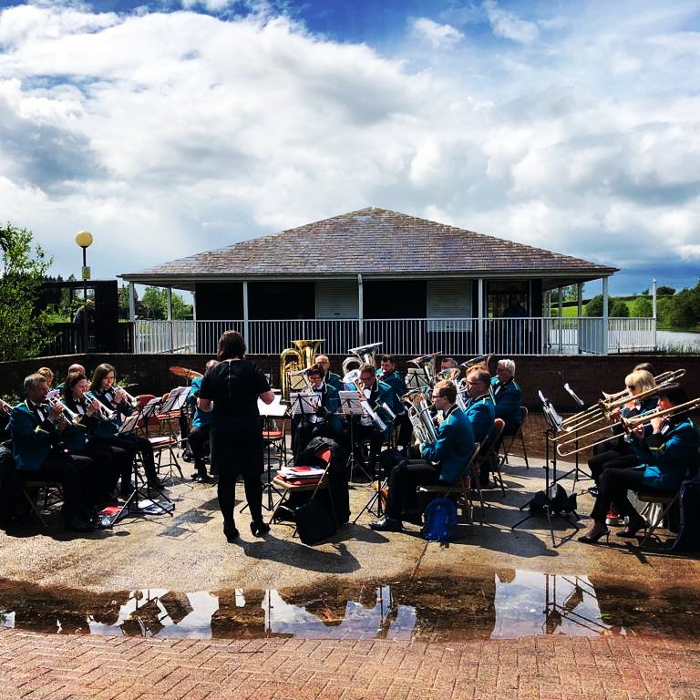 BandMurley's tweet photo. First Park engagement of the year and the sun shone!! #rainraingoaway #sundayconcert #roundlake @MidUlster_DC https://t.co/Y9uZb71Ehj