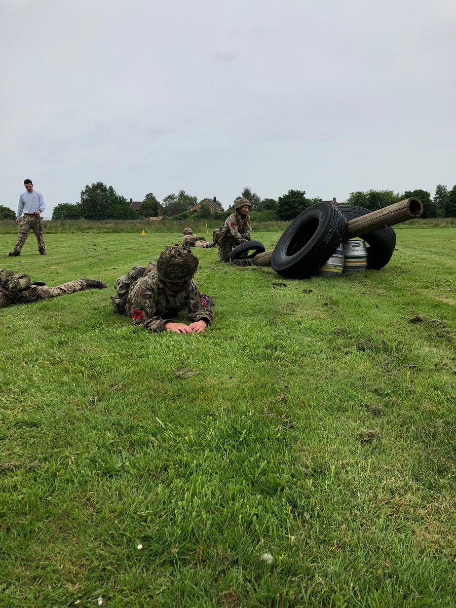 1RegtRMP's tweet photo. With a number of company personnel supporting #Normandy75, 174 Pro Coy finished the week with a fitting tribute to the veterans, loosely based on the Beach landings. This involved a series of battle PT drills culminating in a race to establish a fire position. #1RMP #FightingFit https://t.co/X3xqscF65k