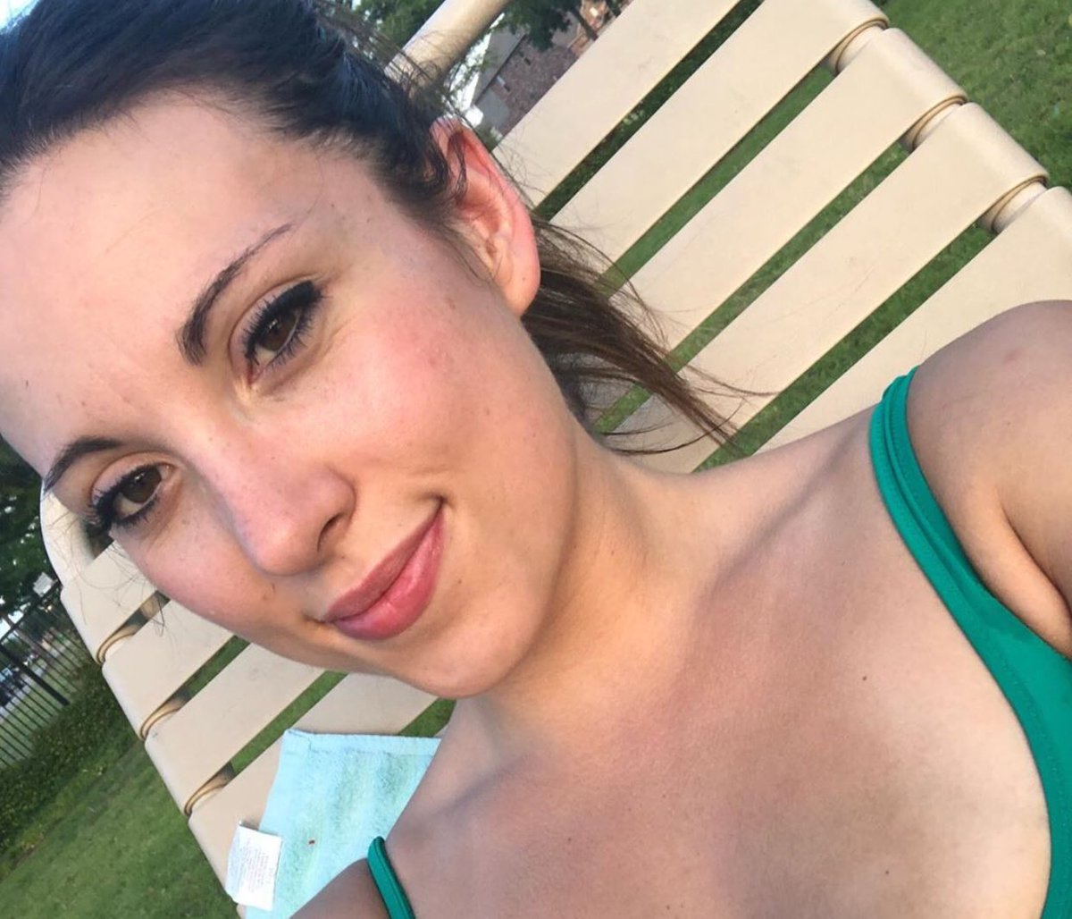 Ree Marie on X: Enjoying at the pool side 🥰😝 t.codWQw3jGCML  X