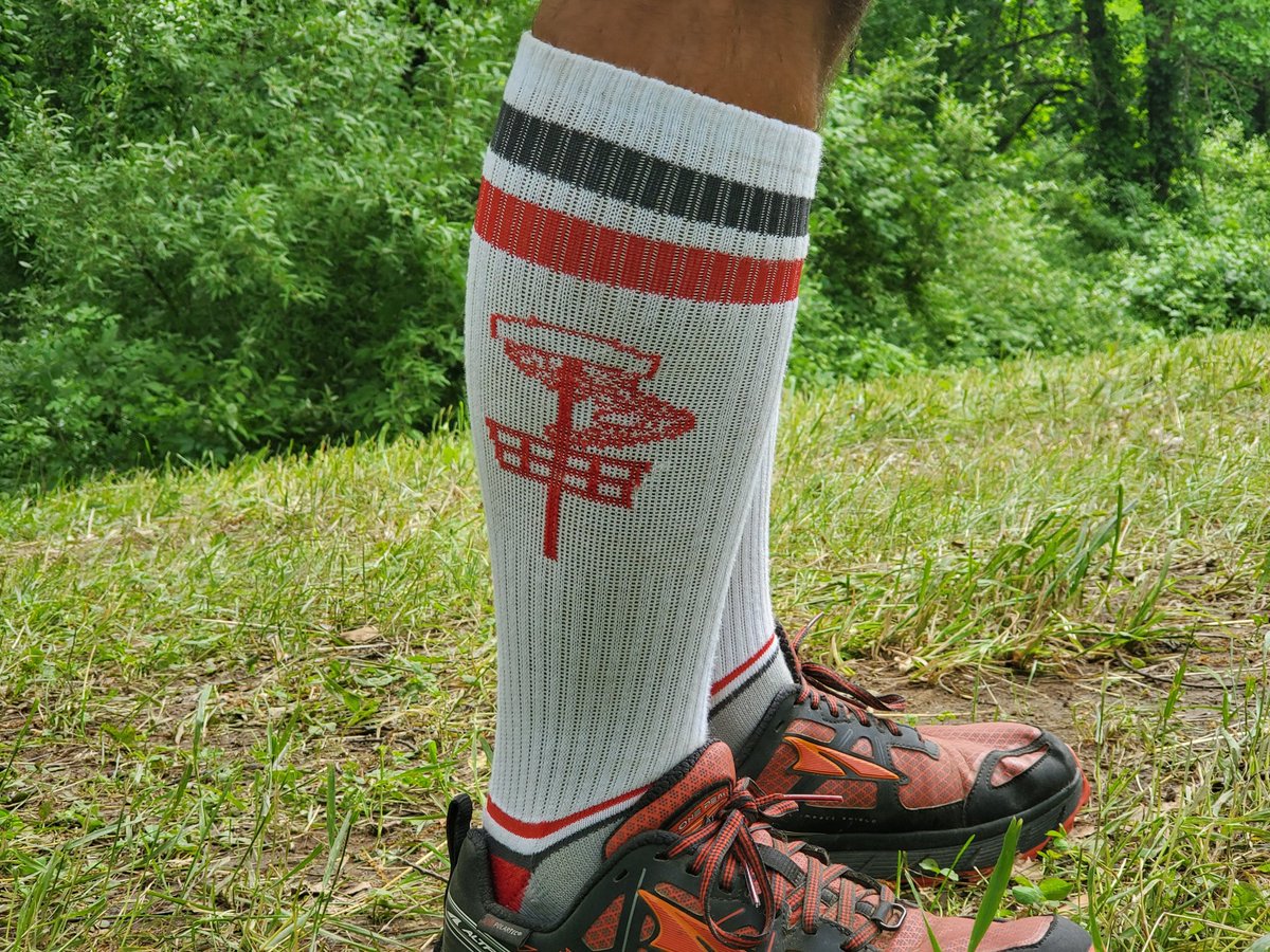 pdgalive's tweet photo. And the Best Socks award goes to....Noah Osborne. Unanimous vote. #USADGC #discgolf https://t.co/vufEBgnOuo