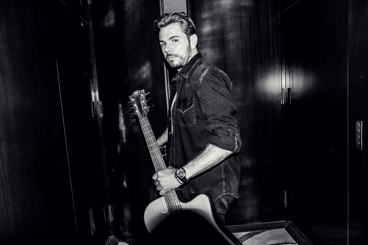 “You build on failure. You use it as a stepping stone. Close the door on the past. You don't try to forget the mistakes, but you don't dwell on it. You don't let it have any of your energy, or any of your time, or any of your space.” - Johnny Cash 🎸🎙🗯⚫️
