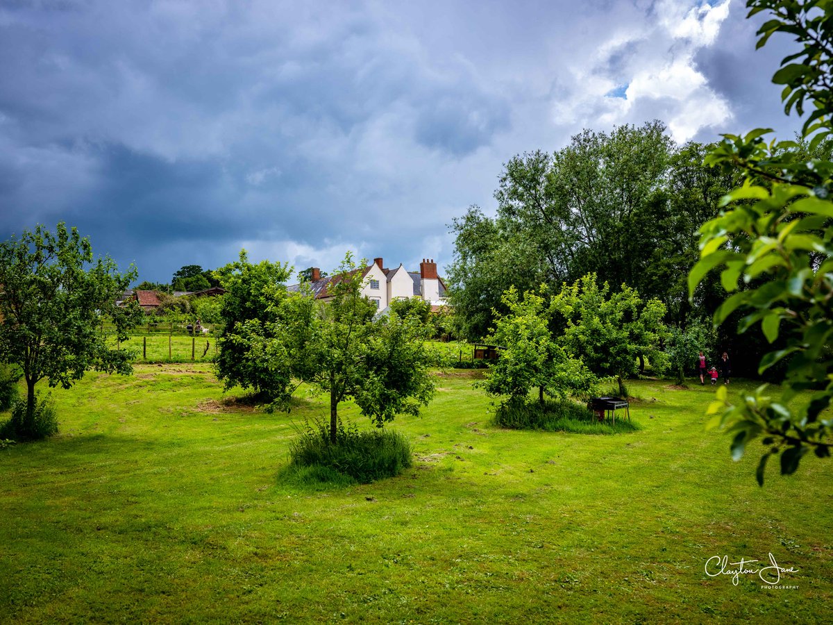 CJphotos1's tweet photo. @huntstile Had a great day with friends for the rather splendid & very popular #openfarm @WildaboutBlooms @H_atHome @StevenKeenan @visit_taunton @BBCTheArchers @360south_west @SJMiltonMurrell @J24Somerset @redshepherdess #openfarmday #goathurst #farming #weddingvenue 📸🐷 https://t.co/5IGRq9ETkp