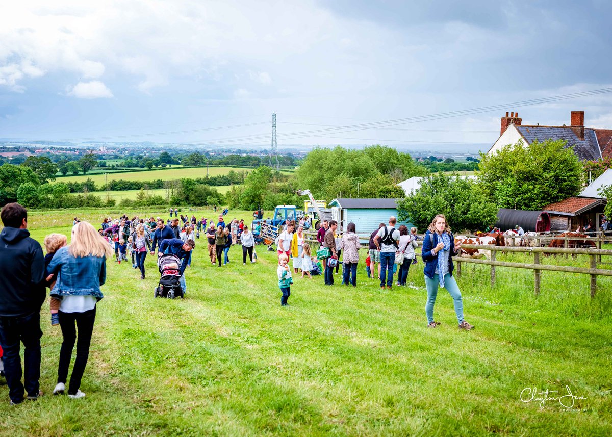 CJphotos1's tweet photo. @huntstile Had a great day with friends for the rather splendid & very popular #openfarm @WildaboutBlooms @H_atHome @StevenKeenan @visit_taunton @BBCTheArchers @360south_west @SJMiltonMurrell @J24Somerset @redshepherdess #openfarmday #goathurst #farming #weddingvenue 📸🐷 https://t.co/5IGRq9ETkp
