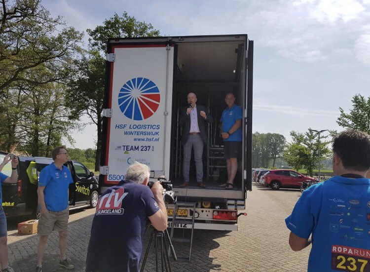 DFDSLogisticsNL's tweet image. HSF Logistics sponsort ook dit jaar weer Team 237 van 100% Running Winterswijk #roparun go for it en veel succes 💪🏻🏃🏻‍♂️🏃‍♀️🚲🚚