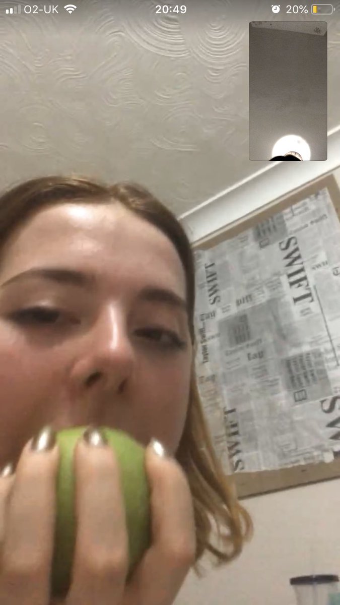 bfiaflvinyl's tweet image. bite off an apple right from your fridge @juliamichaels