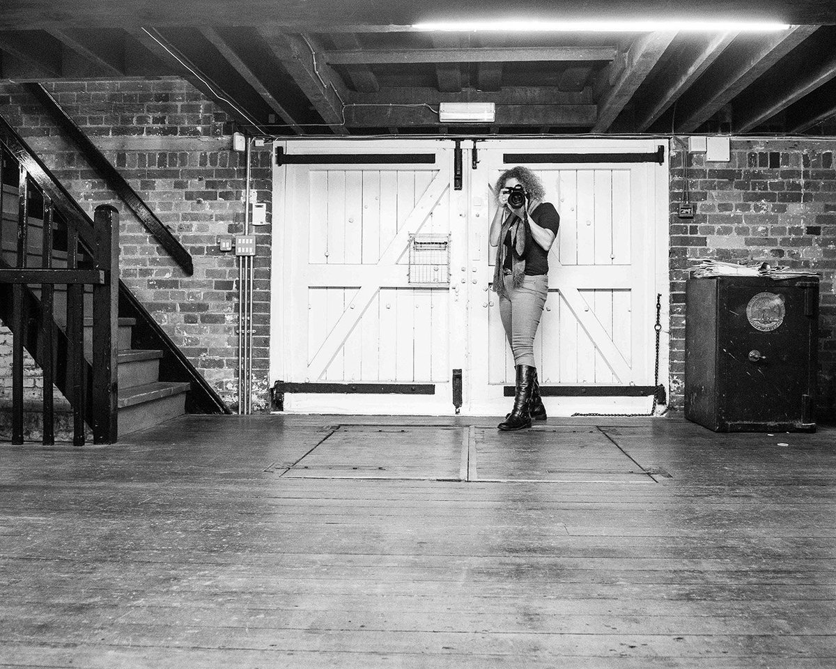 Photography_SG's tweet photo. behind the scenes with sally golden photography #headshots #teampage #branding #businessevents #marketingimages #websiteimages #sallygoldenphotography #southamptonphotographer #southamptonbusiness https://t.co/MbY3FMbhUa