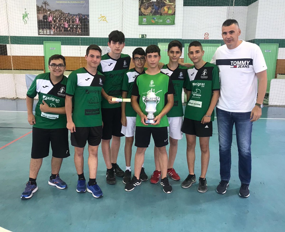 Balonmano #HuétorTájar campeones de liga. <a href="/FAndaluzaBM/">Federación Andaluza de Balonmano</a> @radiohuetor