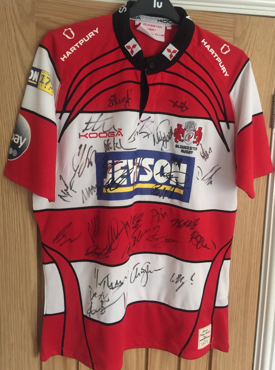 Acmalibu's tweet photo. This fine 2010/11 Gloucester shirt signed by the squad of that season is up for grabs. Just donate via the justgiving page below, with all proceeds going to the Sue Ryder Charity in memory of a good friend. 
https://t.co/mZ2pdU457Z https://t.co/4aoNRc1ifU