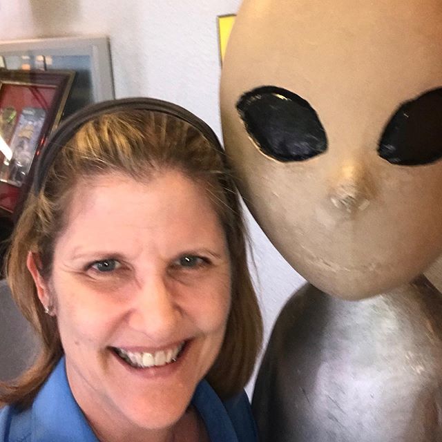 LtTourists's tweet photo. My new bud from the UFO Museum. What a fun place to visit if your into sci-fi, the unusual, or conspiracy theory’s. 
It’s small and only takes 45 min to see it all and read some of it. If you want to go deep into reading you can stay much longer. The gif… https://t.co/N4PKIrj7dy https://t.co/kC0bpGXqIP