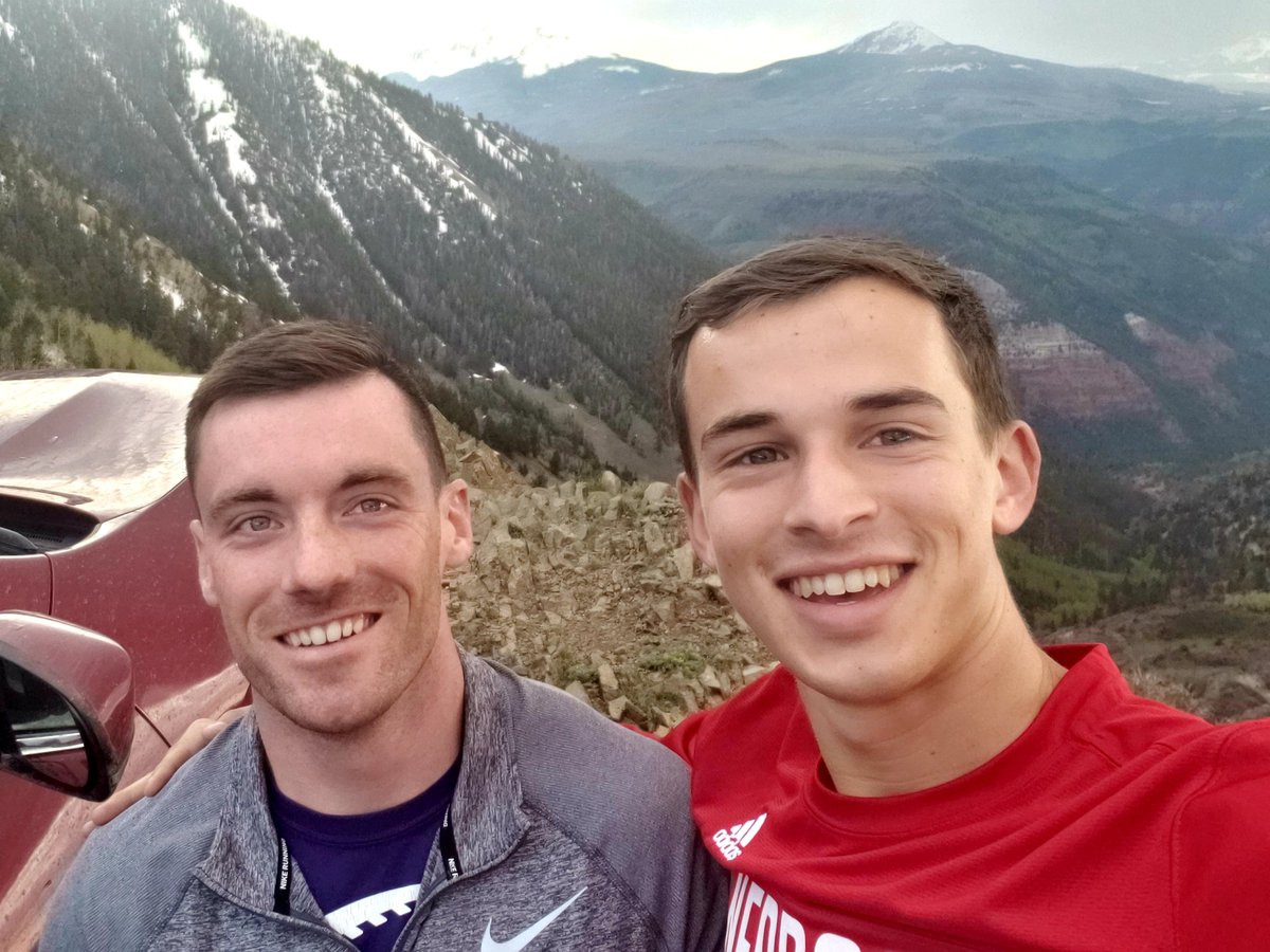 ROSTedFlakes's tweet photo. God bless switchbacks and barely enough ground clearance on the Jeep. @apost_man https://t.co/urR6KzLEZd
