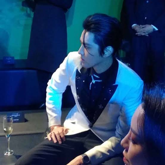 aasma_shine's tweet photo. Bvlgari Serpentiform exhibition🐍
#KrisWu #WuYiFan #serpentiform https://t.co/xs7VQyCd4V