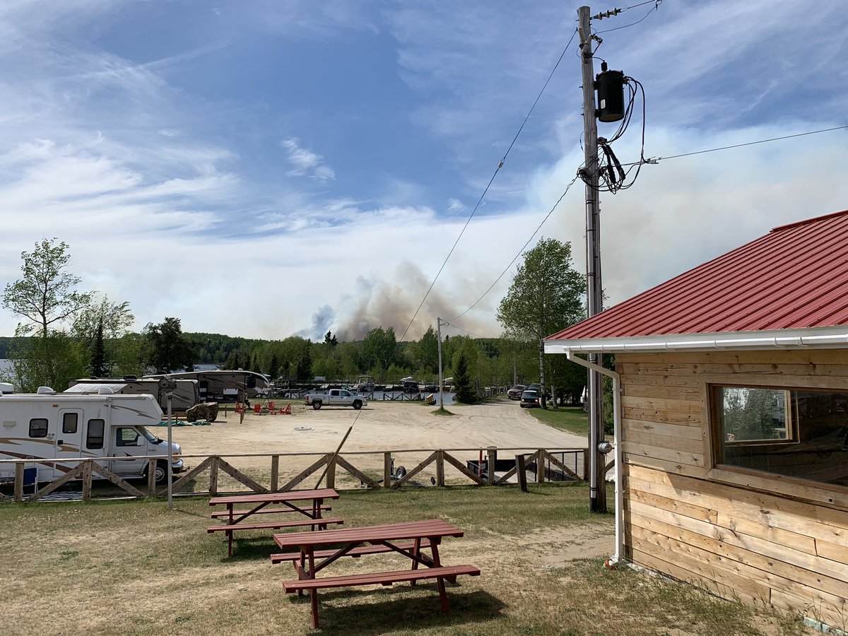 MEDJService's tweet image. #timmins #gogama #fire  Not looking good!  #tisdalebus on standby