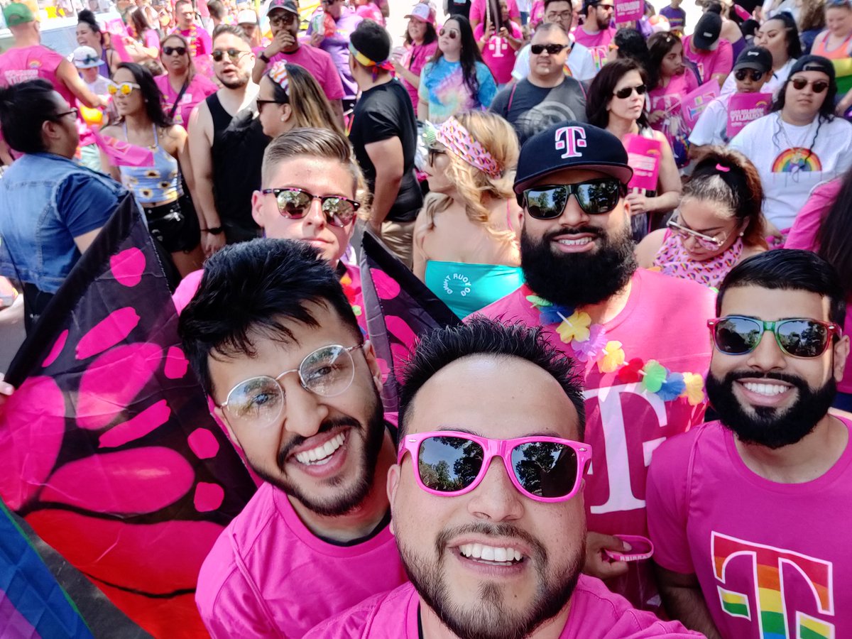 Full House!!! Sacramento 2019! #SacPride2019 #BeYou #Diversity #Inclusion 
#TMobile #YearOfCP #AreYouWithUs #WestIsBest #Sacramento @Kusshh8691 @savvysarah7 <a href="/DerrickSeay1/">Derrick Seay</a> @LeslieJohn214 <a href="/johncaple/">John Caple</a> <a href="/gjimene7/">Guadalupe Jimenez</a> <a href="/ash_singh96/">Ash Singh</a> <a href="/tweckter/">Trevor Weckter</a> <a href="/LAS_SAC/">Lisa Audet Sayers</a> @adamnlara <a href="/SamSindha/">Sam Sindha</a>