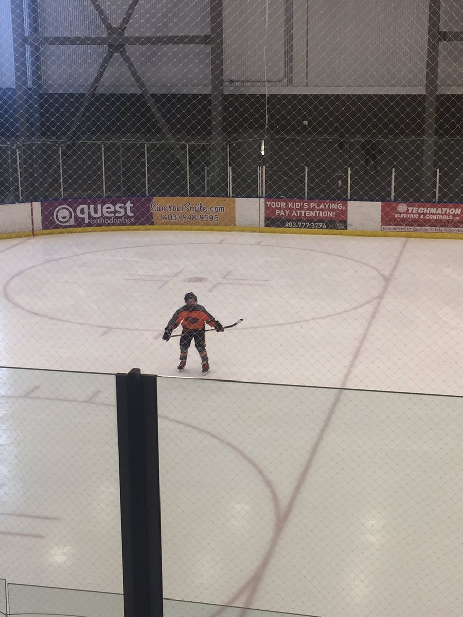 MrRussClass's tweet photo. Taking a break writing report cards to watch some spring hockey. Go Noah #️⃣2️⃣4️⃣ and Cruz #️⃣9️⃣4️⃣. #Storm #GoldMedalGame https://t.co/pz2wpSrwUF
