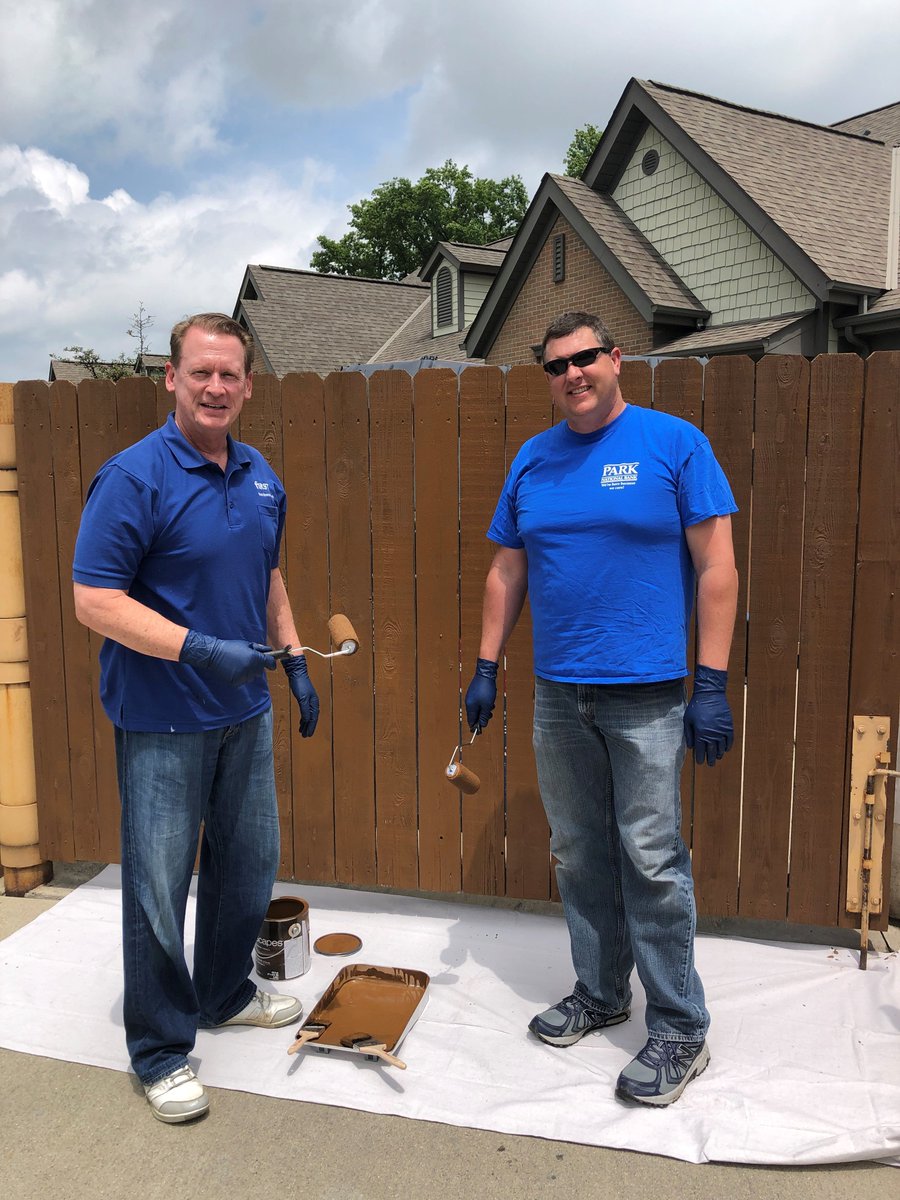 cciircentraloh's tweet photo. CCIIR helps to beautify Homeport's Eastway Village on Realtor Care Day, June 5, 2019.#cciircentraloh #Realtorcareday https://t.co/ULCIA1MLlk