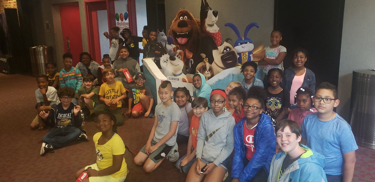 Mr_Educated10's tweet image. Today we celebrated our Safety Patrols, Student Council Association, and National Elementary Honor Society with a token of love for their dedication and committment to our school and community this school year.We have some amazing kids.❤ @ChimborazoES #movie #jumpology #StevieB.