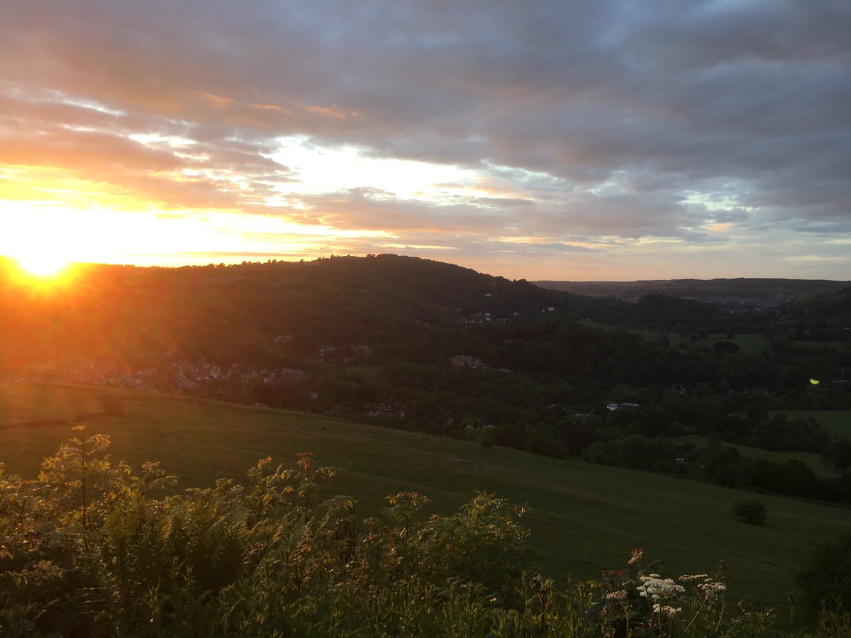 DrGarethJones's tweet photo. Needed some @movemoresheff #MoveMoreMinutes so I went for a run up a hill to watch sunset 👌🏼
Bit of activity takes you to some awesome sights https://t.co/E5IUXY0q8T
