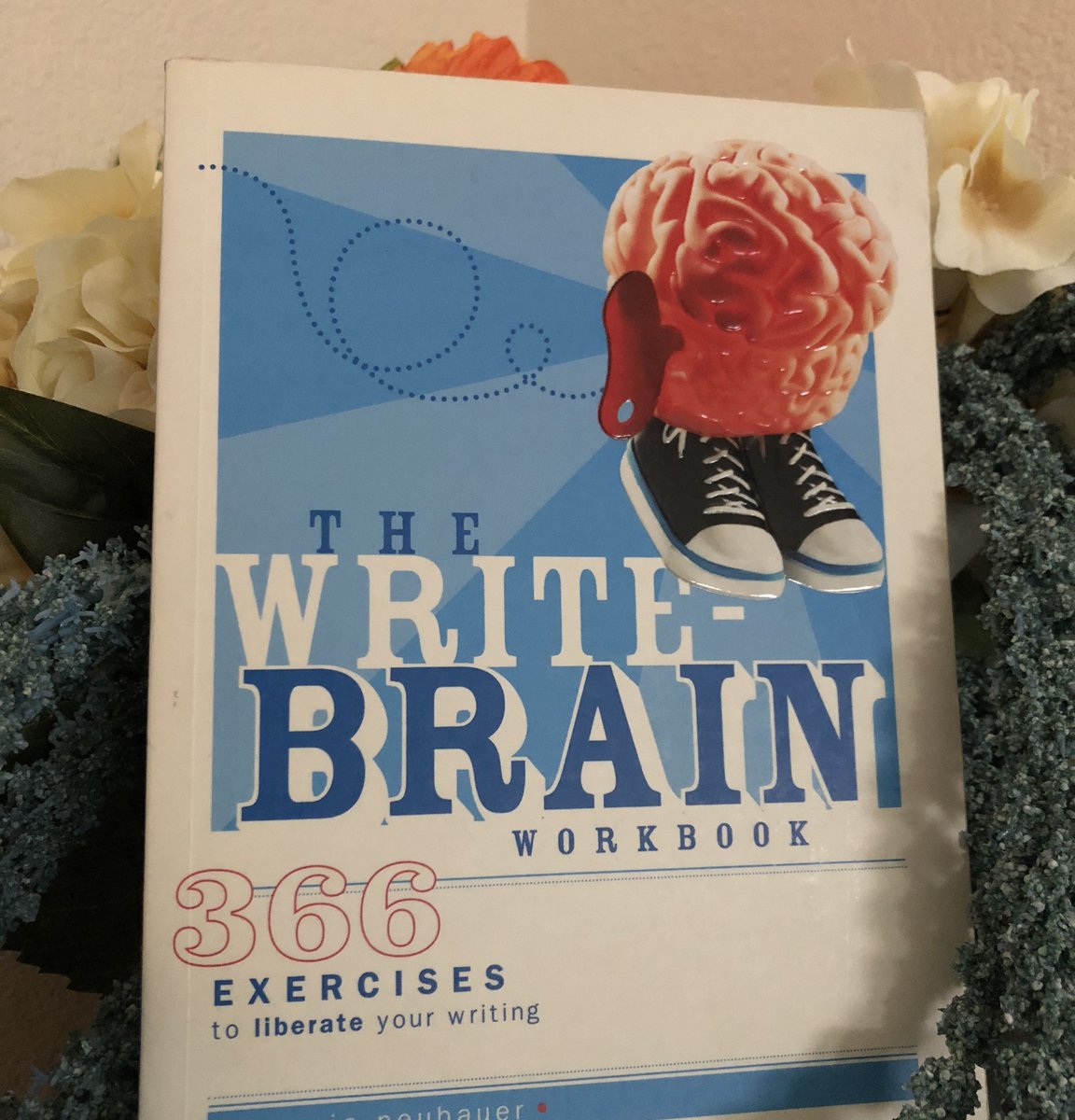 GoldenRuleEdit's tweet image. I love books of writing prompts. And I especially love ones that use puns in the title. #writebrain
#bookstagram #writingprompts #writer #writing #writers #writingcommunity #writerscommunity #writersofig #writersofinsta #writersofinstagram #editing #bookediting #bookeditor