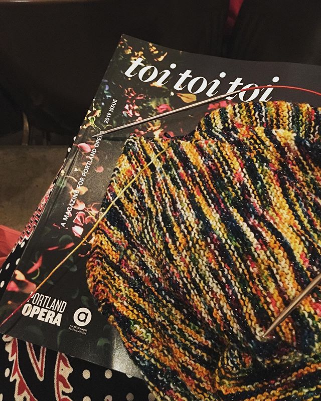 InsomniaKnits's tweet photo. #placesyoucanknit #portlandopera #barberofseville https://t.co/QcqhxEZAX7 #insomniaknitting https://t.co/Sf2DVJ58QE