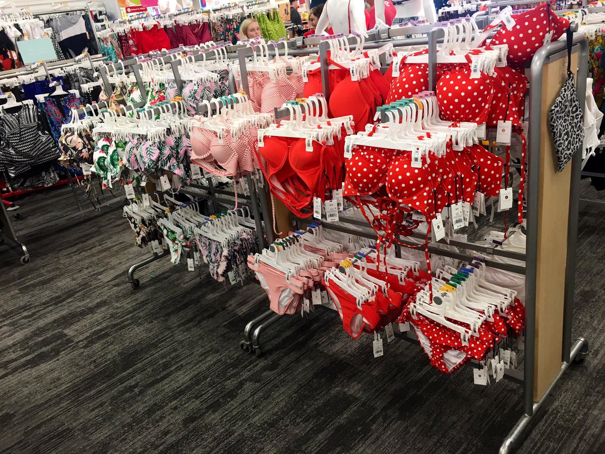 Kaitlin Schager☀️ tweet media