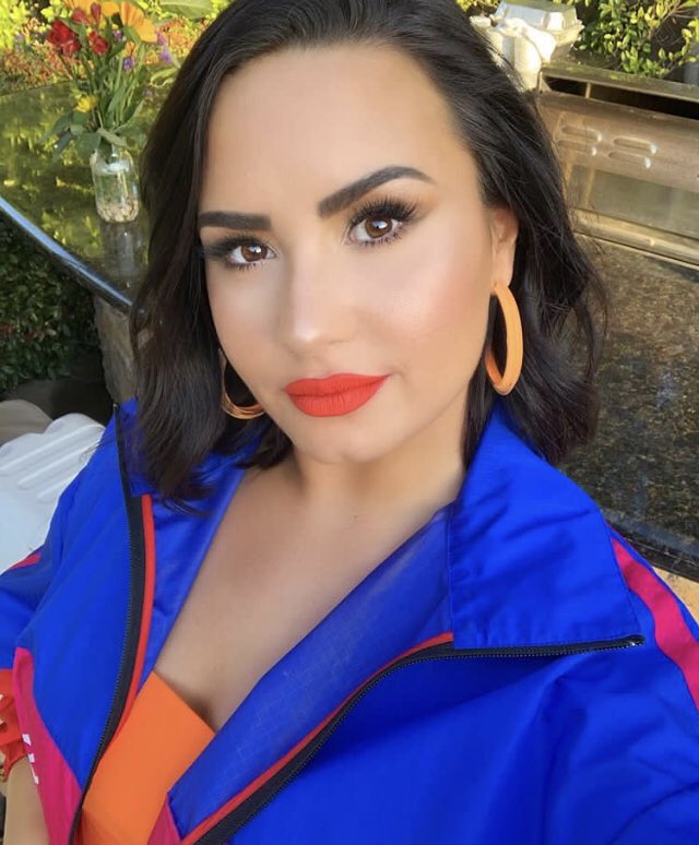 ddIovatoar's tweet photo. [ddlovato] Demi publicó una foto nueva en Instagram: https://t.co/j9PrwN3iAs