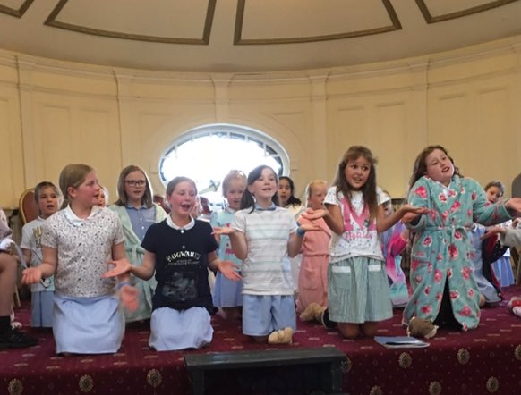 6FormbyBrownies's tweet photo. Absolutely stunned and humbled by the comments we received after our performance tonight. Thank you so much to @VentureAbroad and @TrefoilGuild for giving us the opportunity to perform for you #Southport19 @AsylumLink https://t.co/FVBYSaSdtd