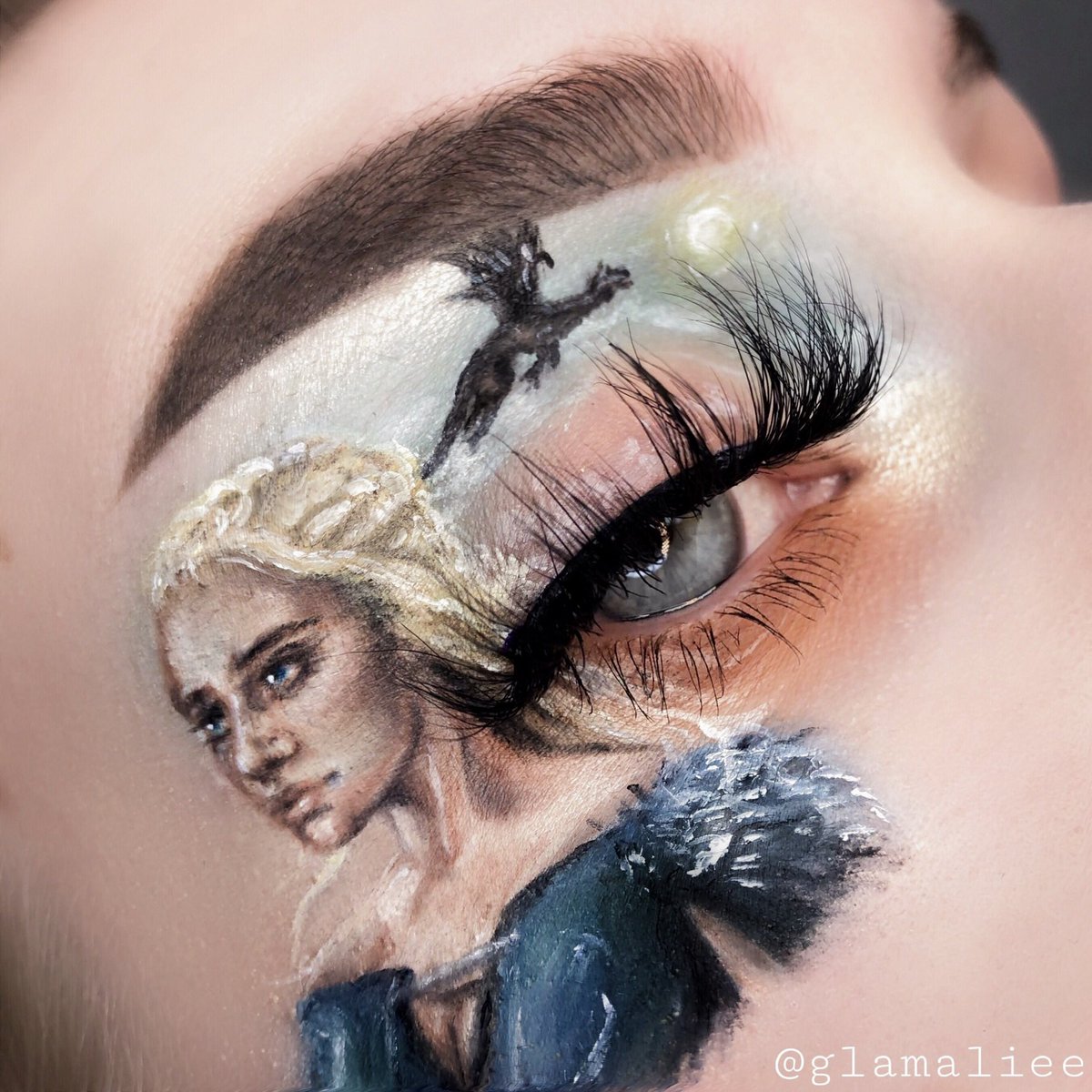 glamaliee's tweet photo. Hi my name’s Annalie and I like creating things on my eyeball ✨

Tryna really get my name out there in the big wide world of makeup so if you could rt I’d love you forever! 🥺💕 https://t.co/dWn6k54dbJ