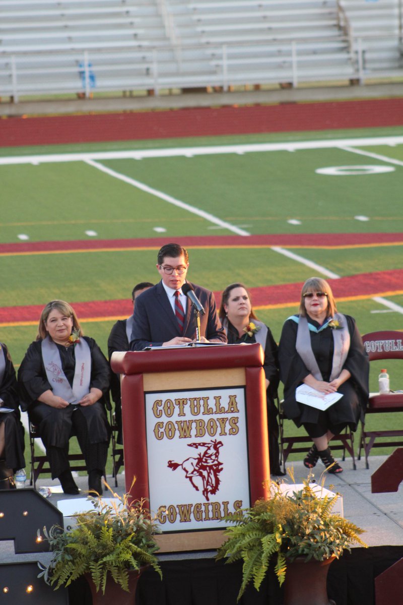 Chiefies's tweet photo. So honored and humbled to have been the keynote speaker at the @CotullaHS graduationโbest of luck to all the graduates, and remember, itโs not about where you come from, but where youโre going that counts! #CHSclassof2019 https://t.co/HDfiTzsnL1