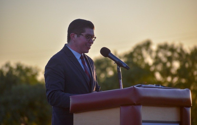 Chiefies's tweet photo. So honored and humbled to have been the keynote speaker at the @CotullaHS graduationโbest of luck to all the graduates, and remember, itโs not about where you come from, but where youโre going that counts! #CHSclassof2019 https://t.co/HDfiTzsnL1