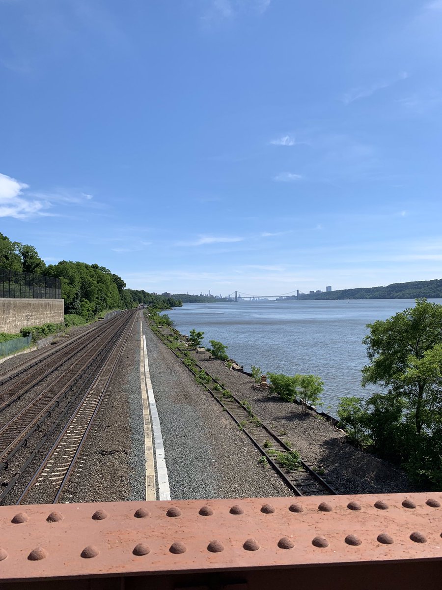 SenatorBiaggi's tweet photo. Had the privilege of spending a beautiful weekend at #Riverfest with @KrvcBronx @JeffreyDinowitz and @AndrewCohenNYC. Truly a District 34 summer staple - sunset sail included! #Explore34 https://t.co/eVdpAvfdNU